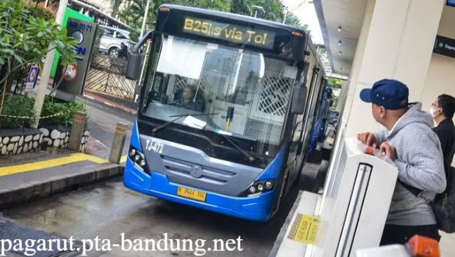 Viral Penumpang Diduga Masturbasi di TransJakarta Ditangkap